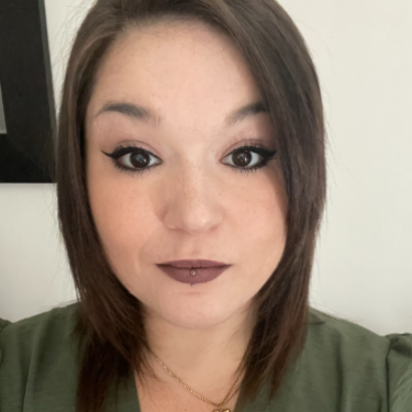 Denise Decaux - CHEF DE CAISSE