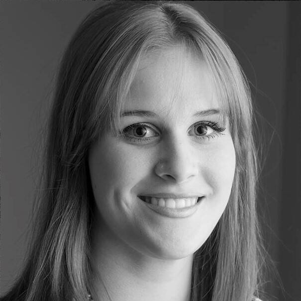 Isabel  - Redactora y correctora de textos y gestión de RRSS