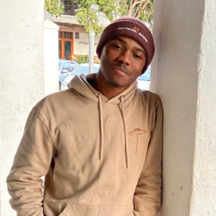 Ronald M. - SOCIAL MEDIA MANAGER /MARKETER (FREELANCE)