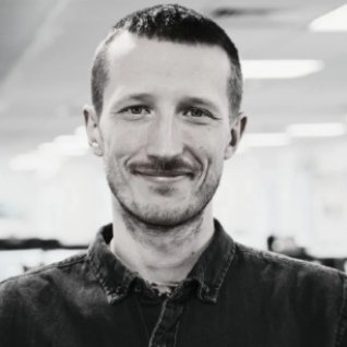 Adam Halaba - Business Development et Marketing POLOGNE