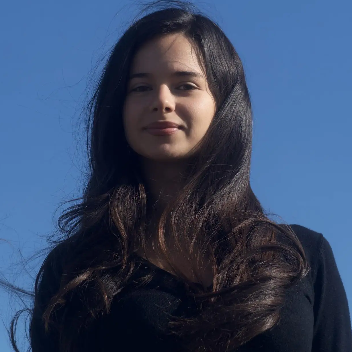 Elisa N. - Community Manager 