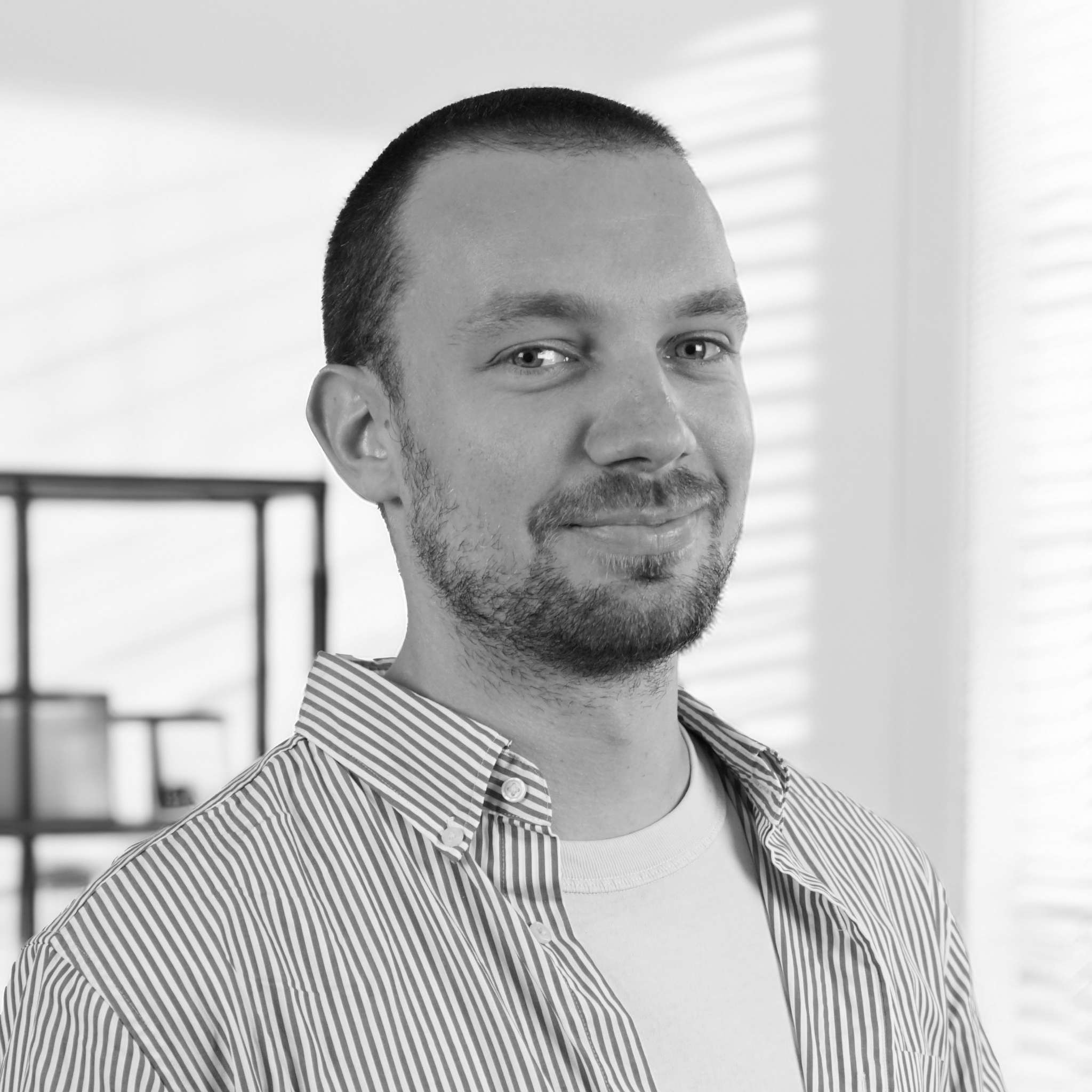 Théo  - Graphiste web & print