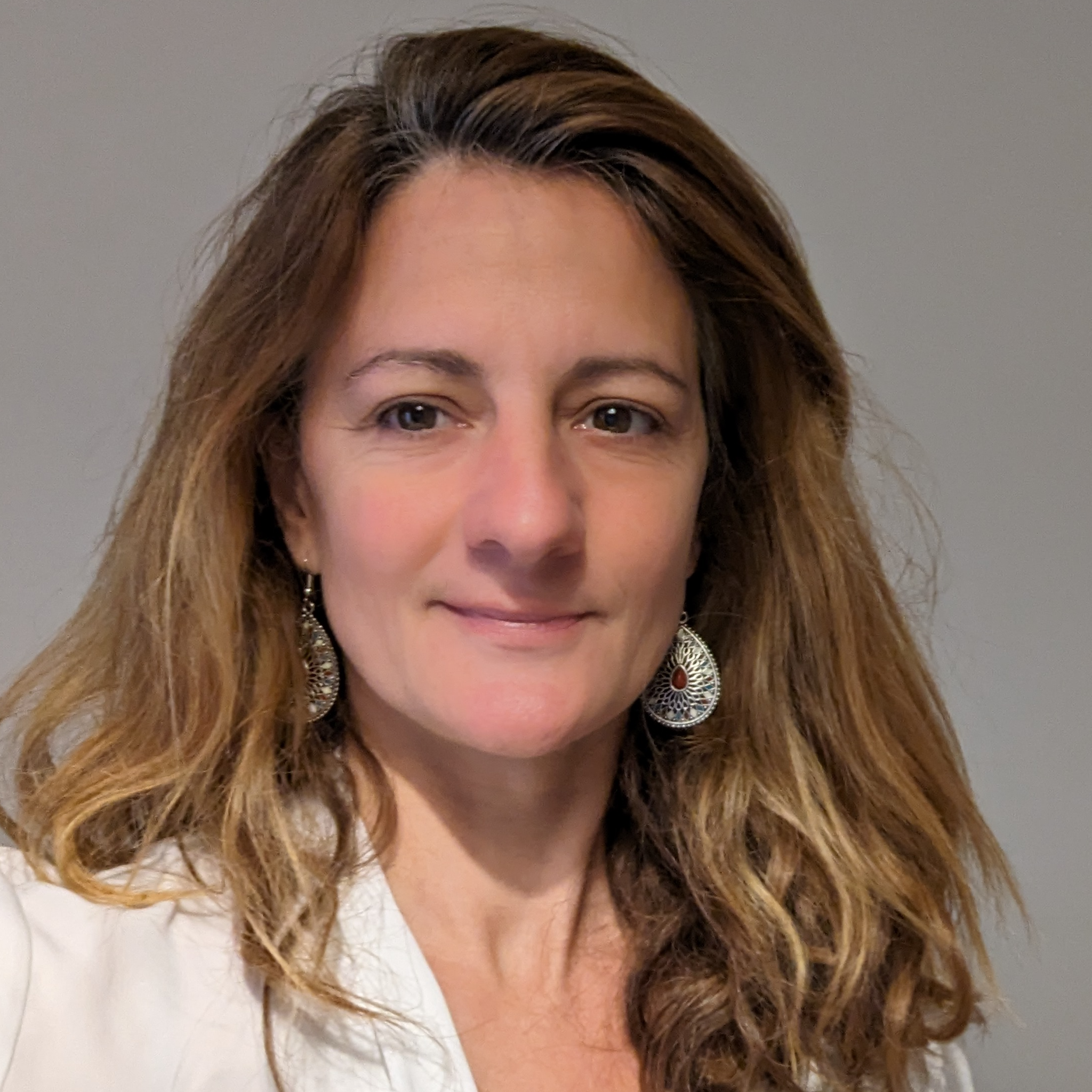 Aurore L. - Graphic Designer and Digital Marketer