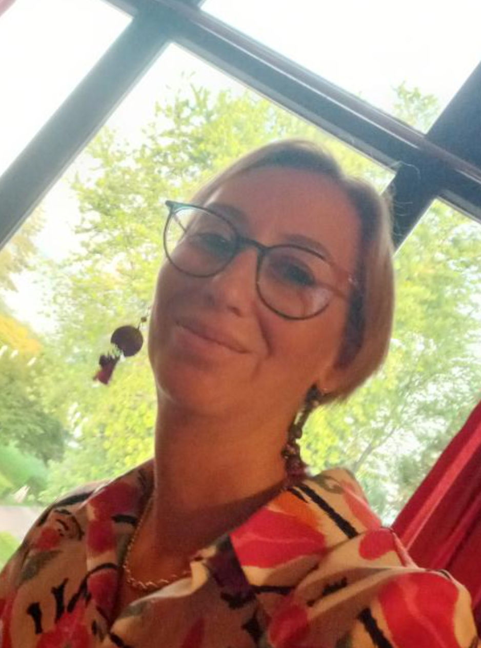 Laura D. - CHARGÉE DE SUPPORT ADMINISTRATIF ET CLIENT FR-IT
