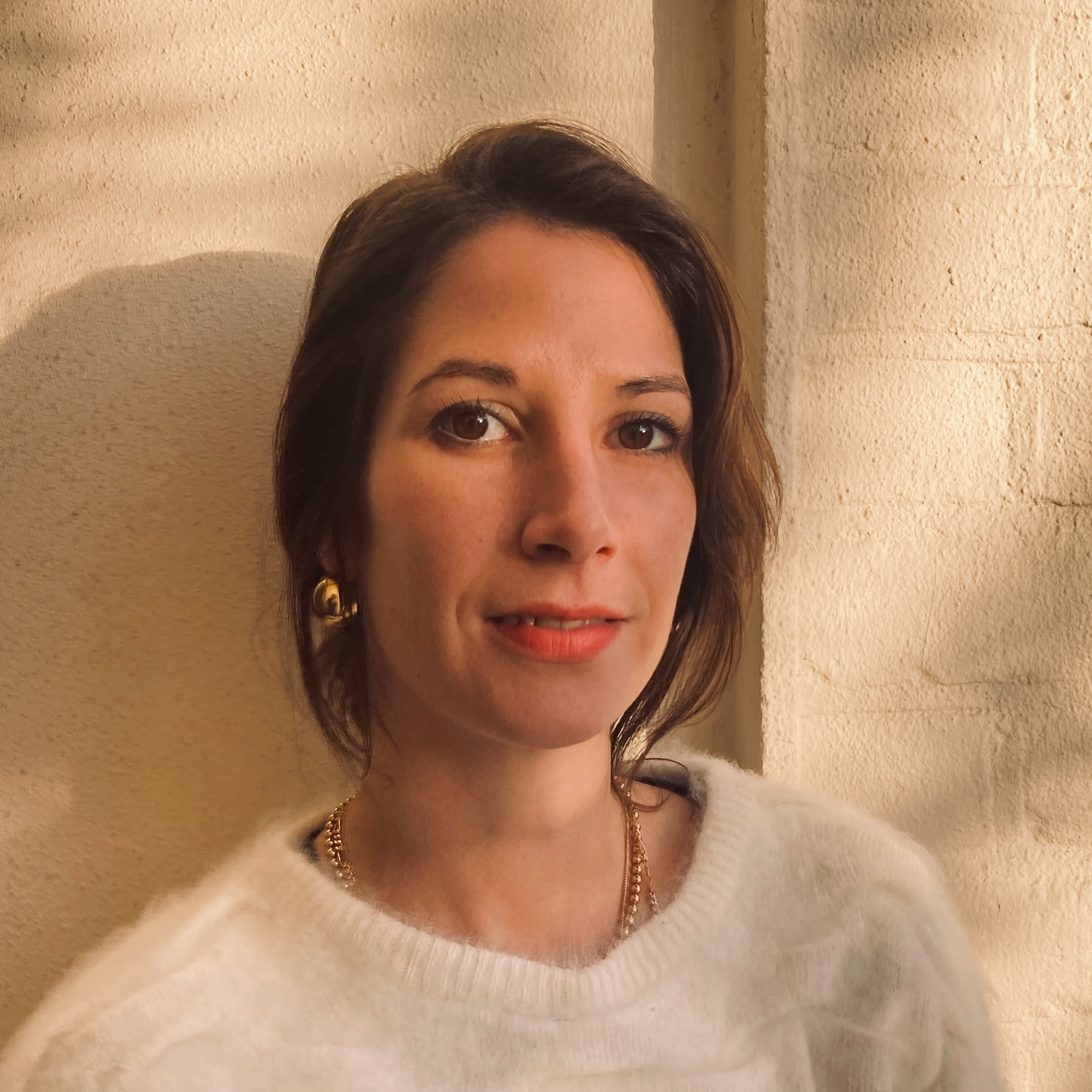Delphine B. - Styliste - Designer - #Readytohelp
