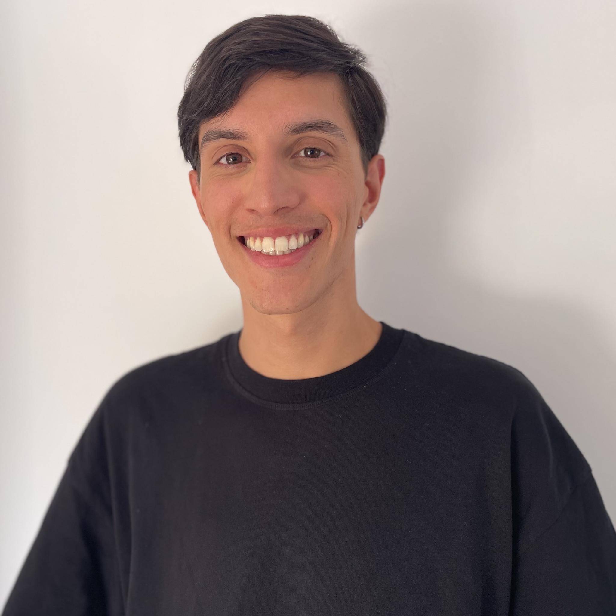 Alexis Lujambio - MARKETING & SALES