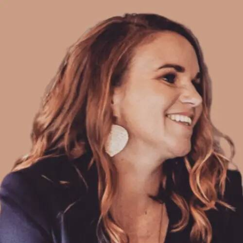 Chloé Maxin - SENIOR INTERIOR DESIGNER