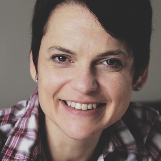 Catherine Holué