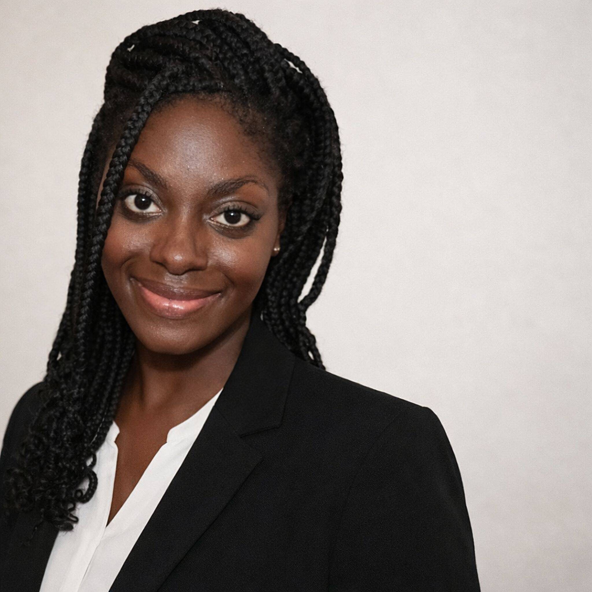 Cynthia N. - Experte marketing & communication
