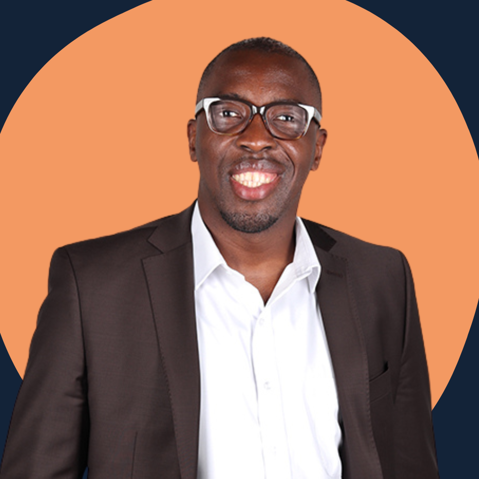 Eric  - Transformation & Strategy Consultant | SMEs and Mid-Sized Companies