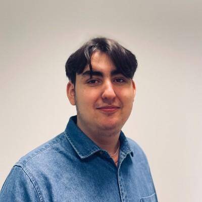Yanis Dai - Dev Full-Stack Vue.js / FastAPI & Data Airflow