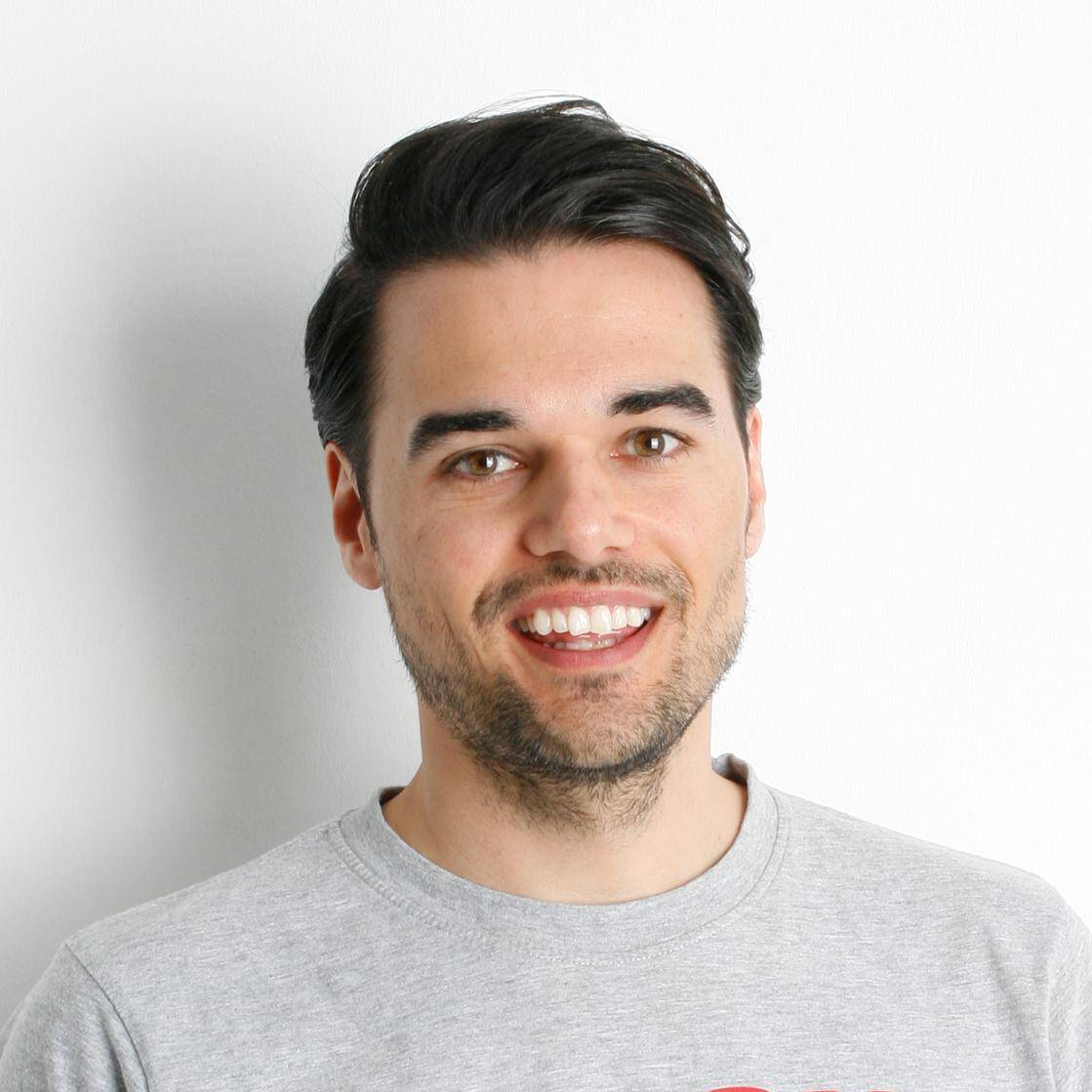 Hugo D. - Especialista Consultor SEM/SEA/Analítica