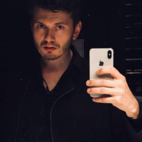 Aleksey Naumov - Motion Designer 3D / Concepteur VFX