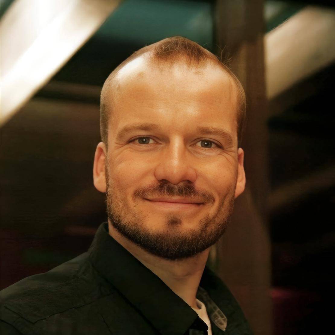 Alexander Flämig - Corporate- & Grafikdesigner