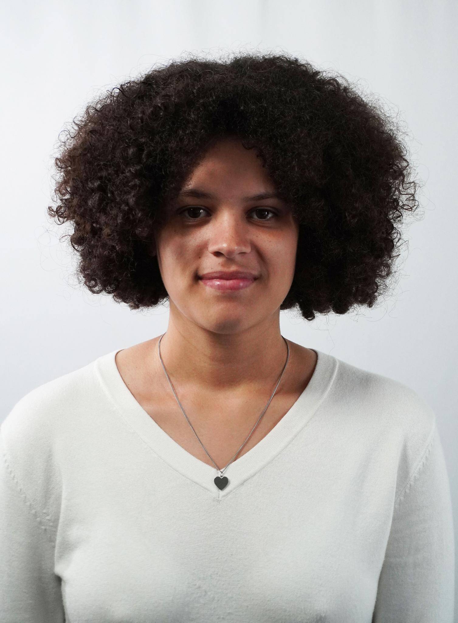 Ines Andrade - Support Logistique & Douane (Import / Export)
