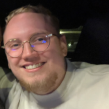 Oliver  - Full stack developer symfony