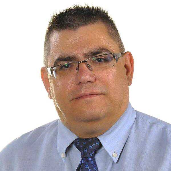 Errol Dickl - Data & AI Consultant | ML | Python & SQL | PowerBI