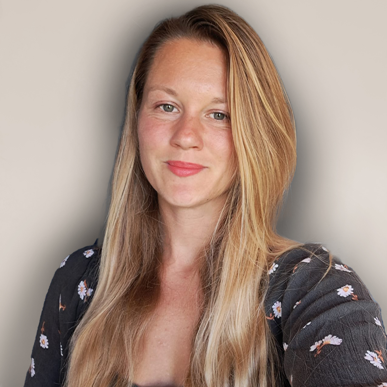 Chloé Marie - Graphiste | Com' | Webmarketing #ReadyToHelp