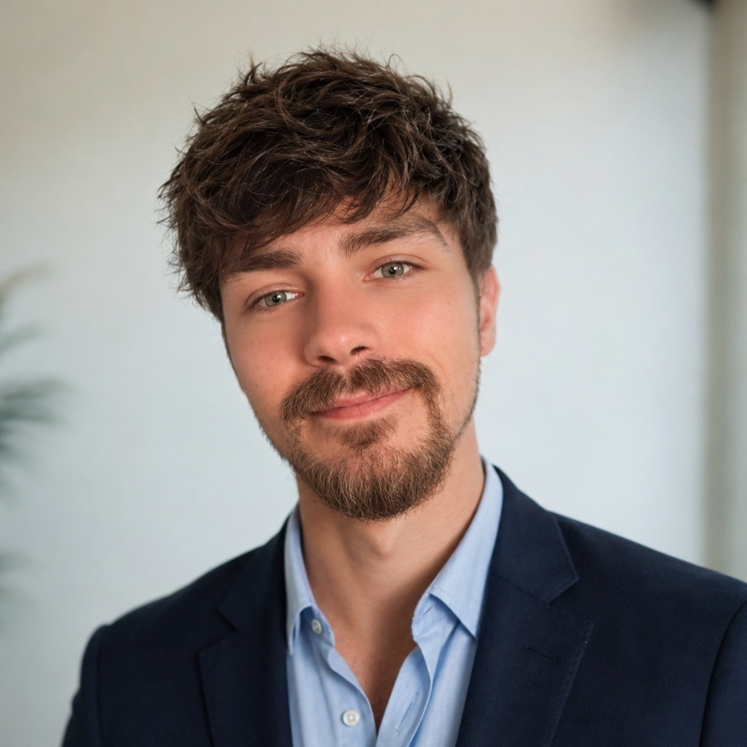 Tom  - Golang & DevOps Developer | Docker • Linux