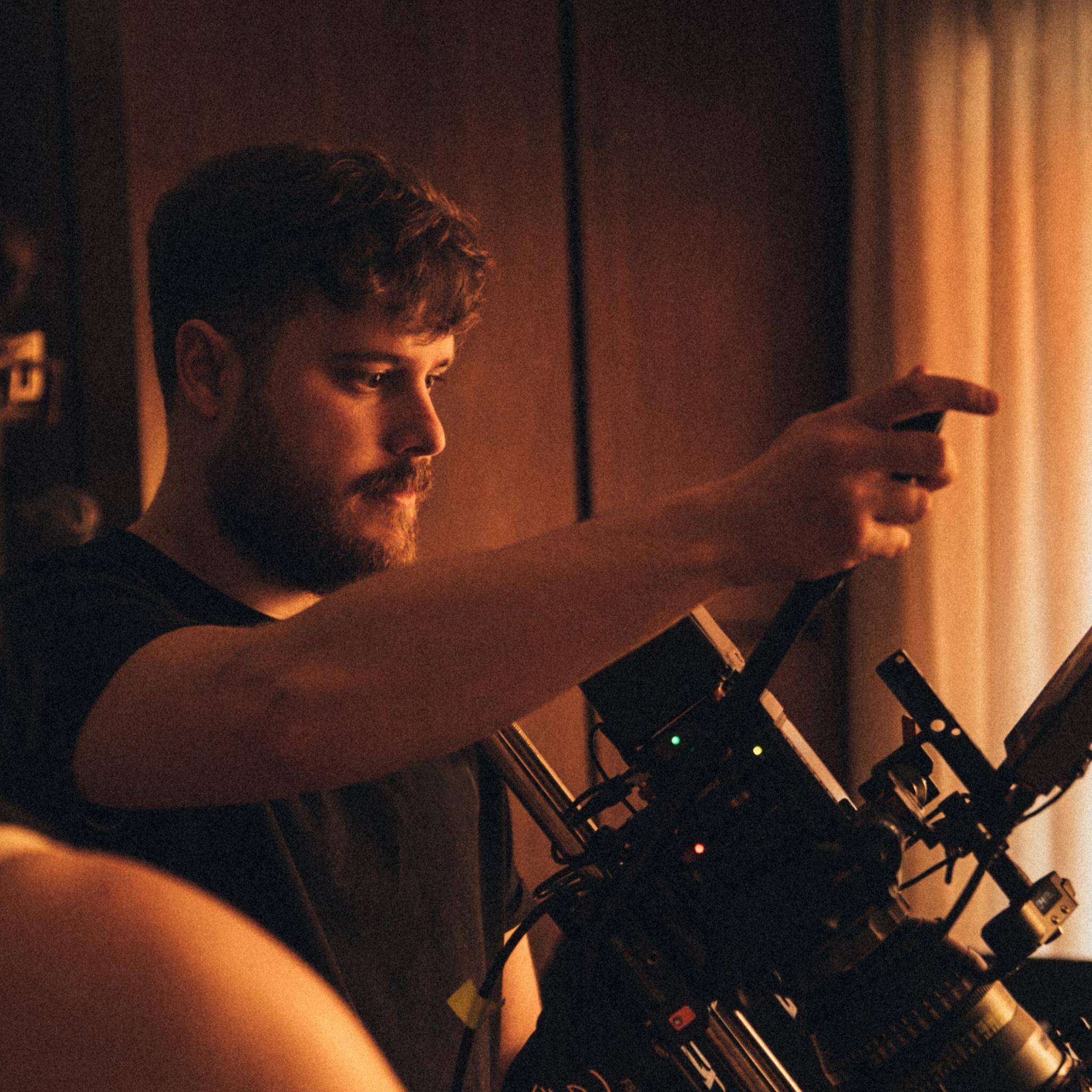 Adrià Olea - Filmmaker / Colorista / Editor de vídeo