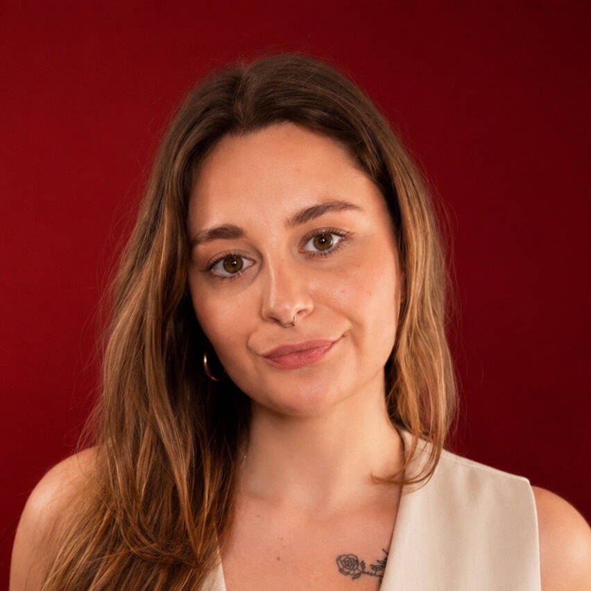 Rinuha D. - Branding, Web et Social Media