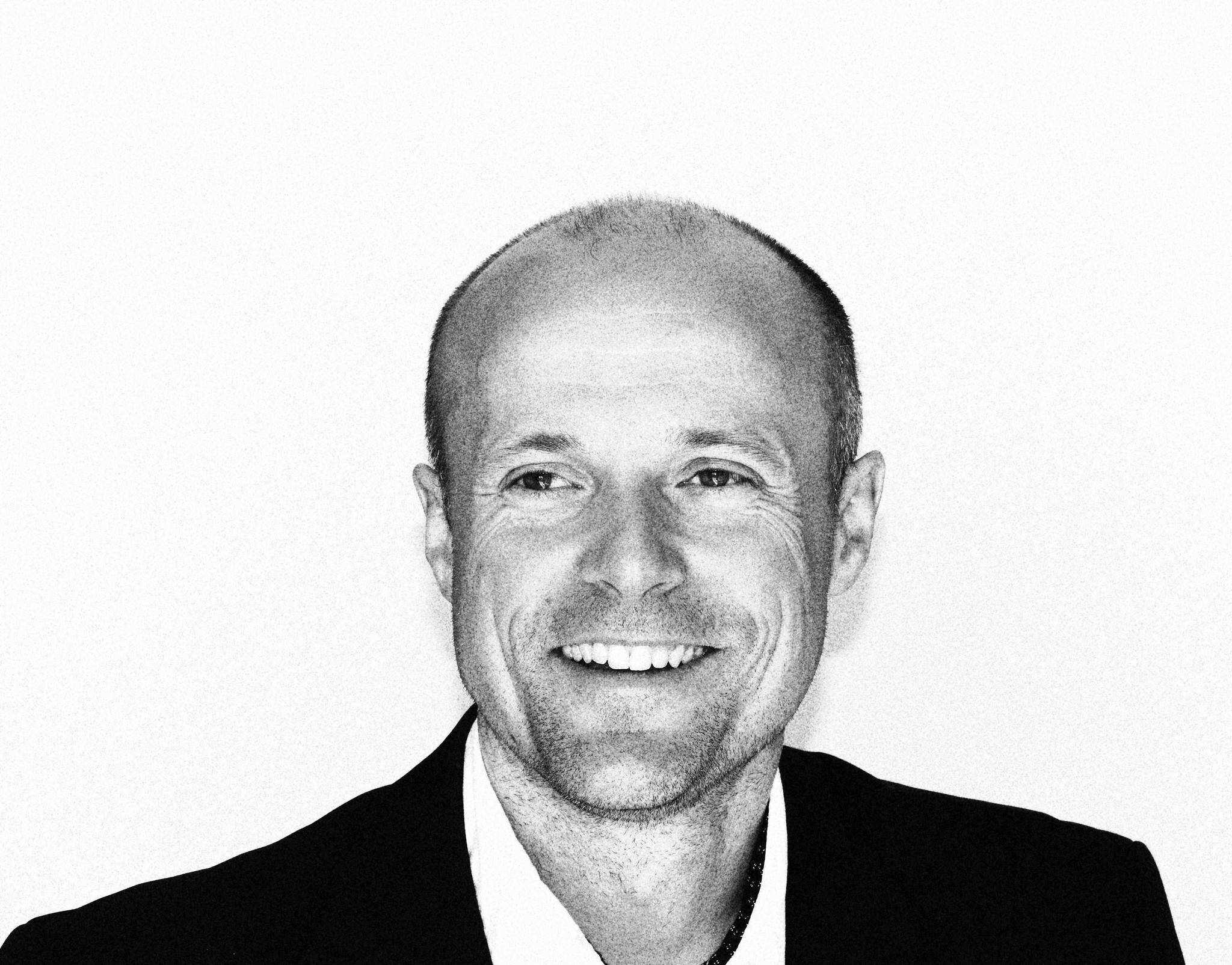 Renaud  - Commercial strategy, organization & change