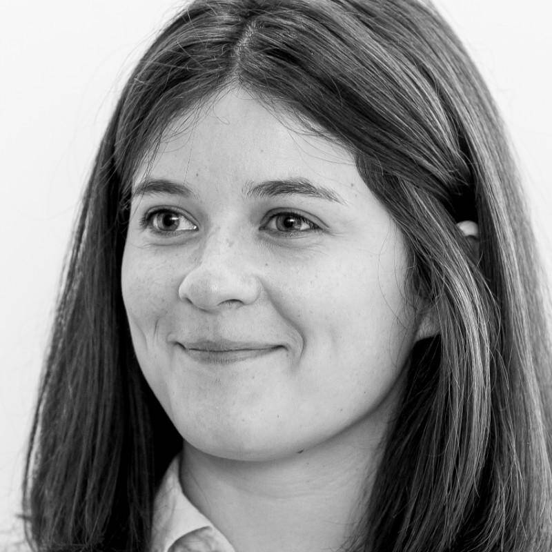 Elise D - Consultant