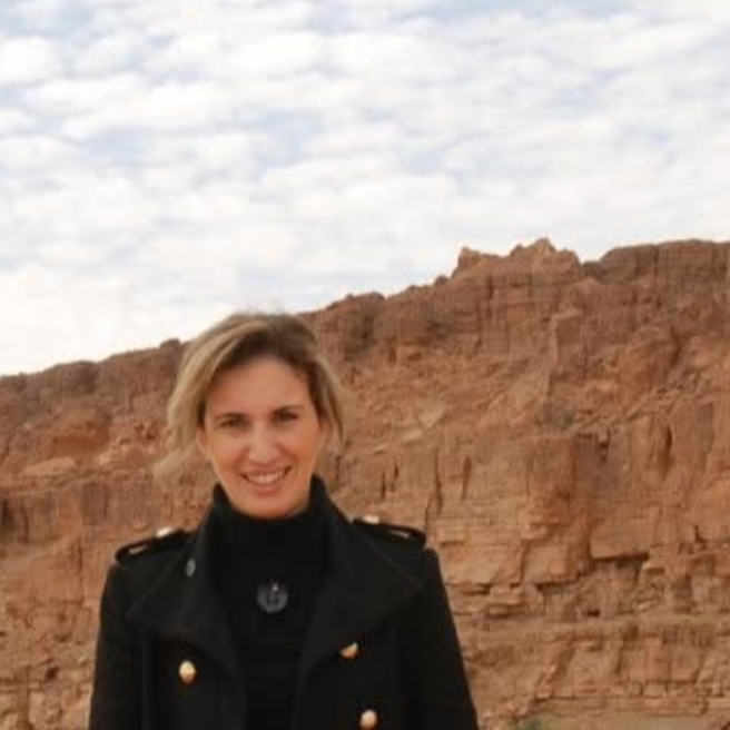 Assia A. - Lead Buyer & Consultant Achats — Sourcing, Négocia