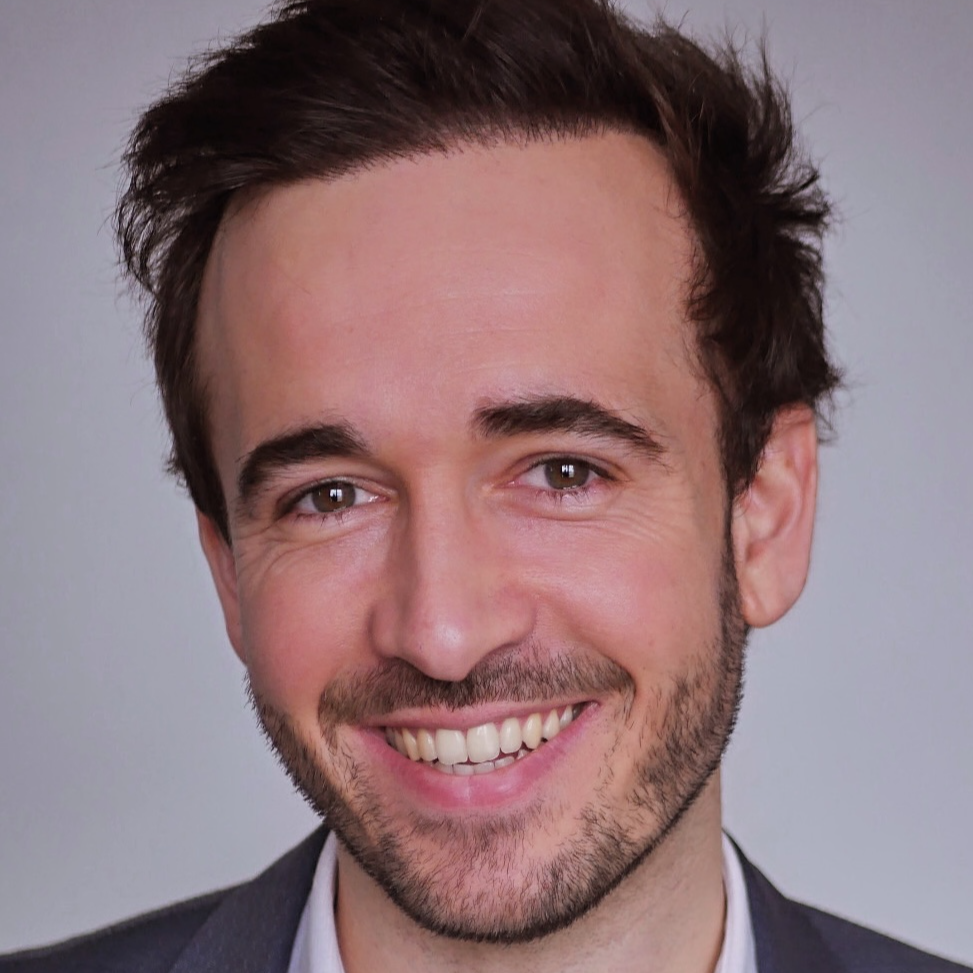 Valentin  - Manager Consultant | Customer Journey | Digital