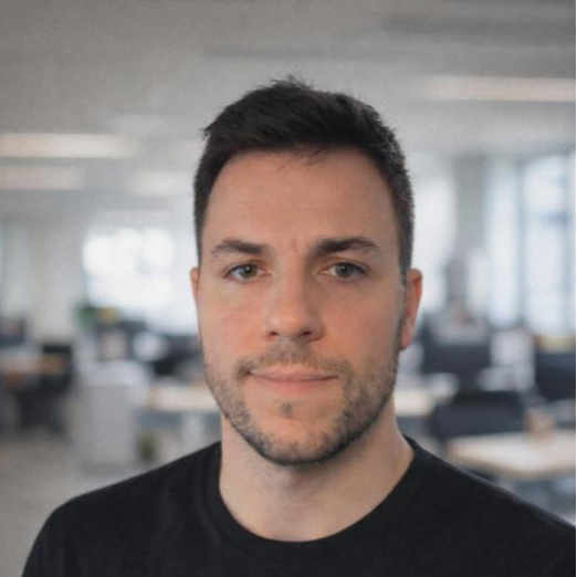 Julien Pal - Expert IA & Ingénieur Logiciel Freelance | Adoptio