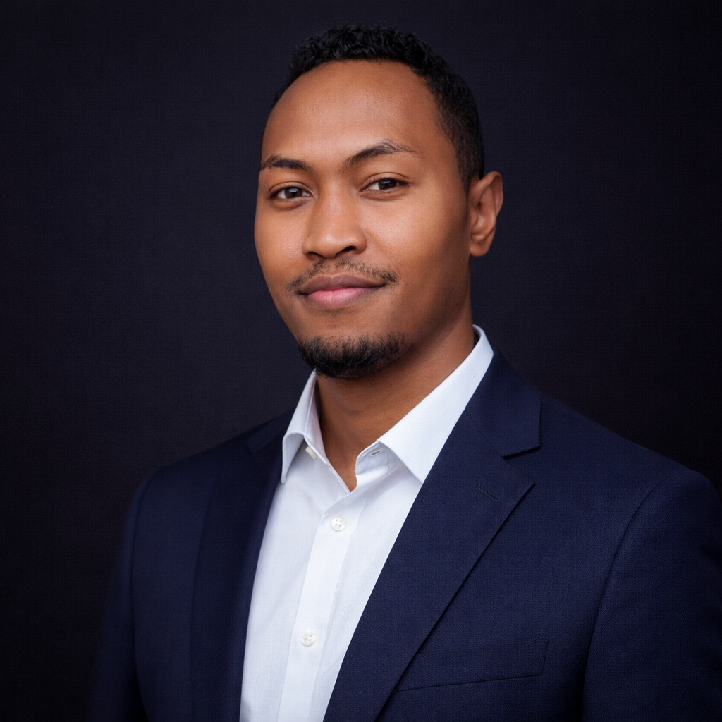 Justin R. - Expert SAV &Support client(CFA + e-commerce )
