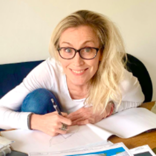 Mélanie  - Global Brand Director