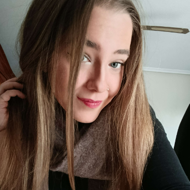 Elena  - Auxiliar Administrativa