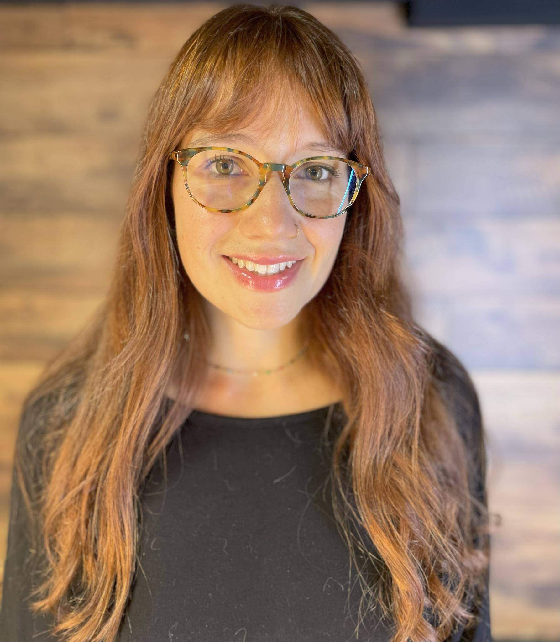 Élise Flores - Prête-plume, ghostwriter & traductrice littéraire