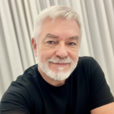 Alejandro Suwezda - Biomedical Data Analyst