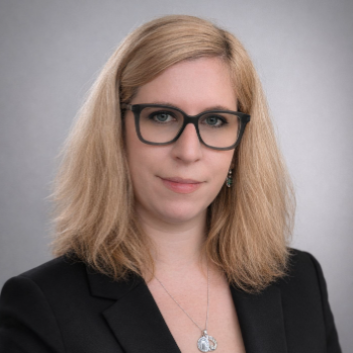 Louise Divry - CHARGÉE DE COMMUNICATION/MARKETING