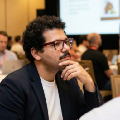 Amii Lazarjan - Supply Chain & Operations Data Analysts