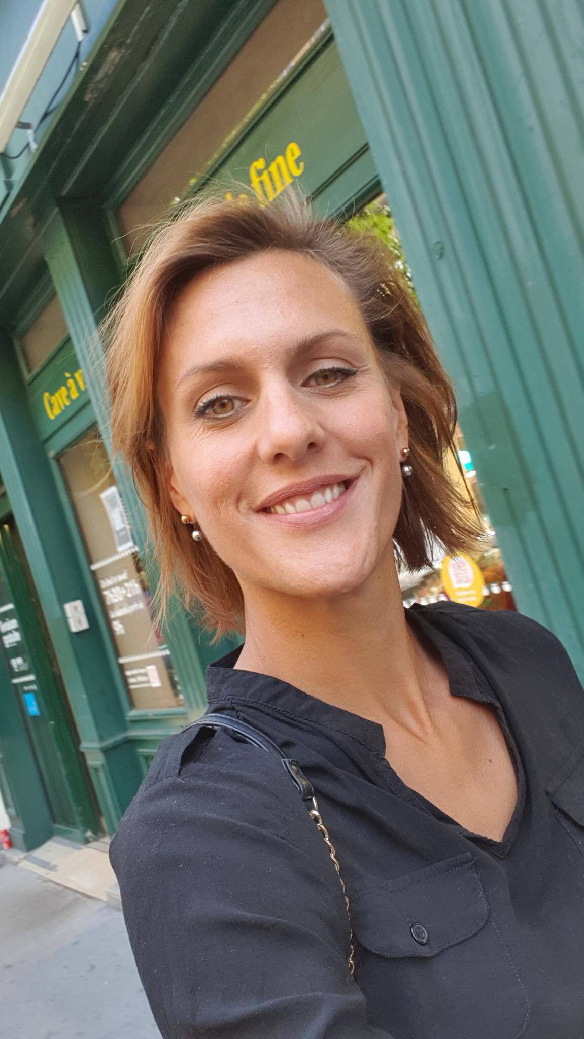 Julie V.