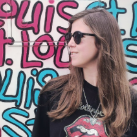 Laura  - Video Editor and Motion Graphics