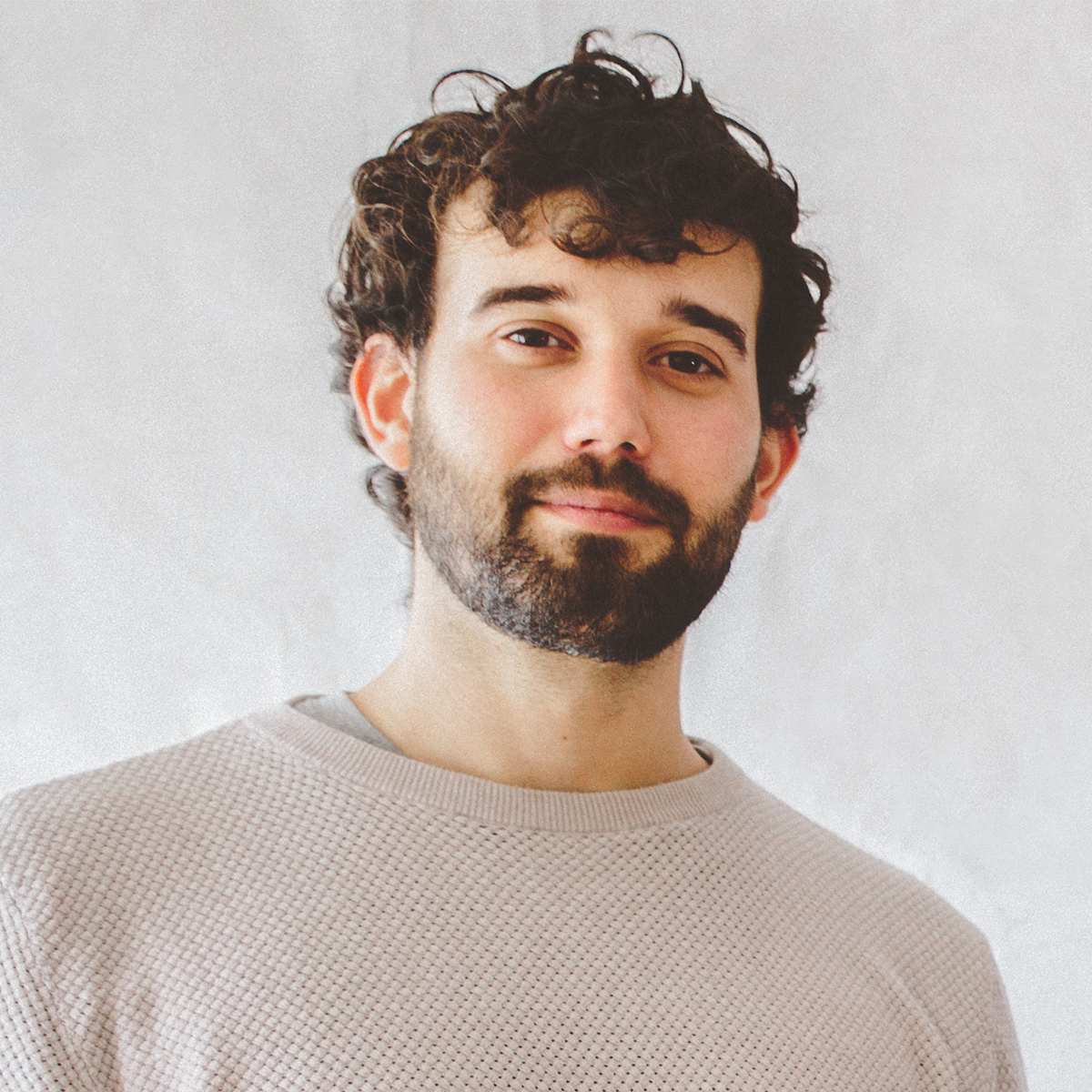 Adrián Hevia González - Diseñador Gráfico & Motion Grapher Freelance