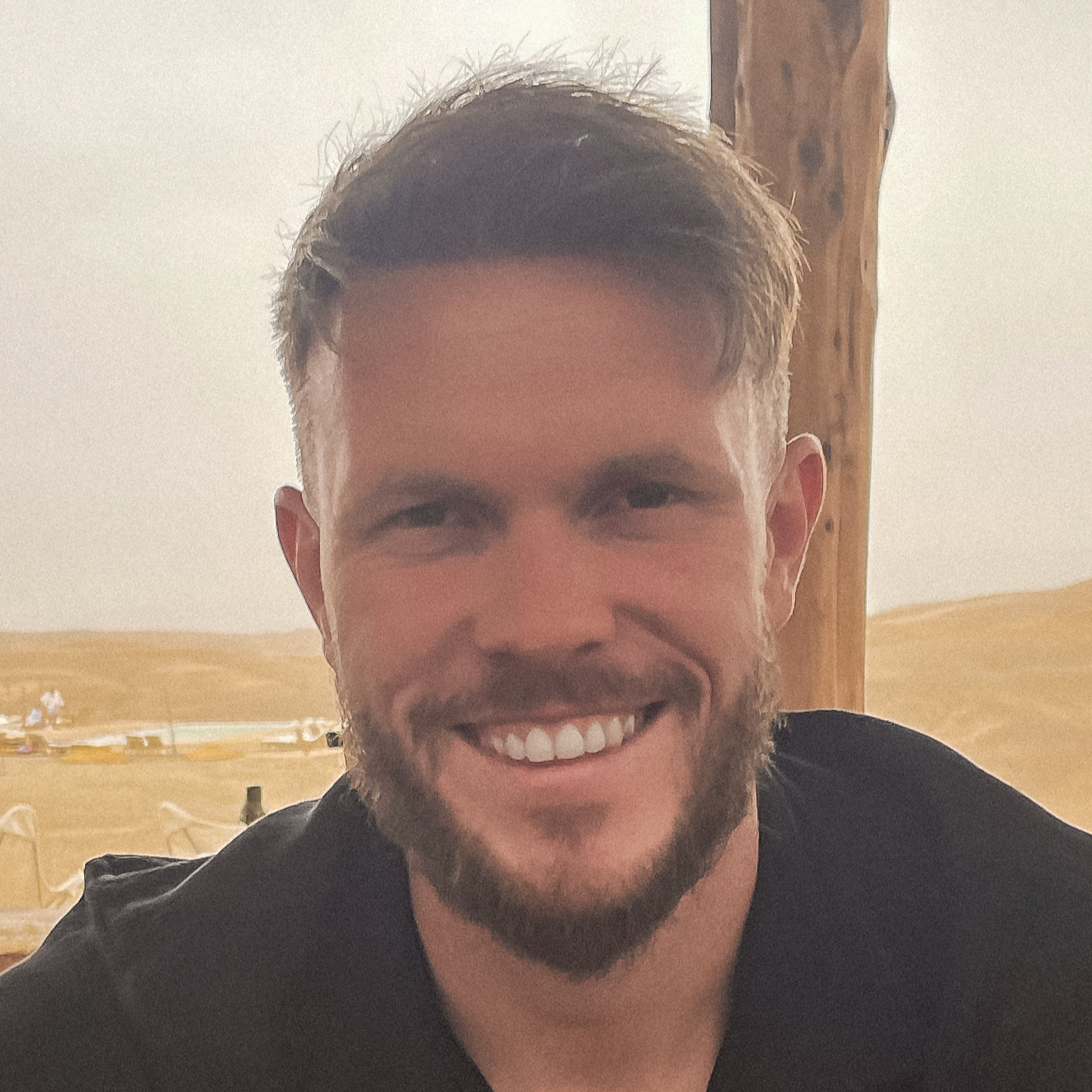Loic Alavoine - Creative director | AI-Branding-Videos-Photos-