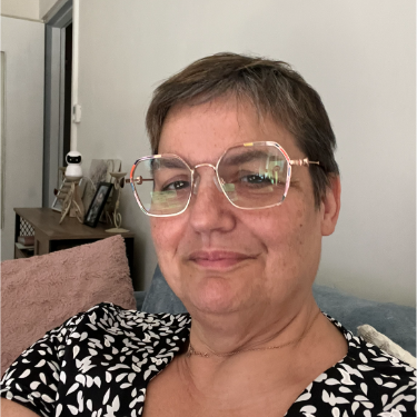 Celine Batard - Community Manager | Réseaux Sociaux | Instagram
