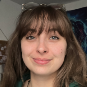Chloé Sanchez - Illustratrice et Graphiste Junior
