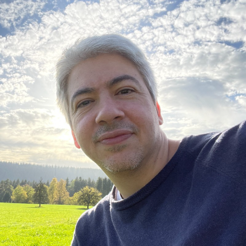 Daniel  - Fractional COO & Chief of Staff | BizOps | RegOps