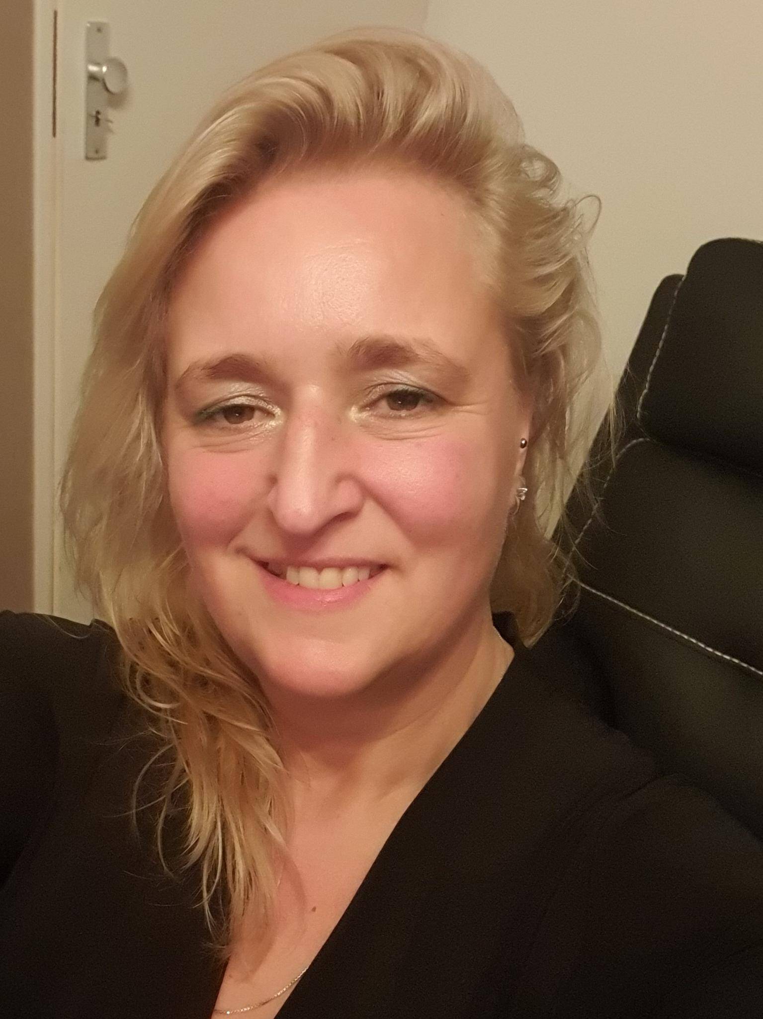 Angela De Vries