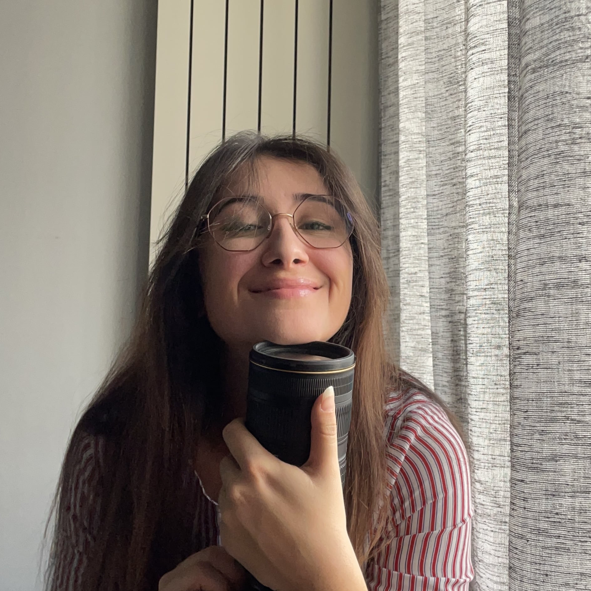 Julie L. - Community Manager créative & bilingue (FR/ES)
