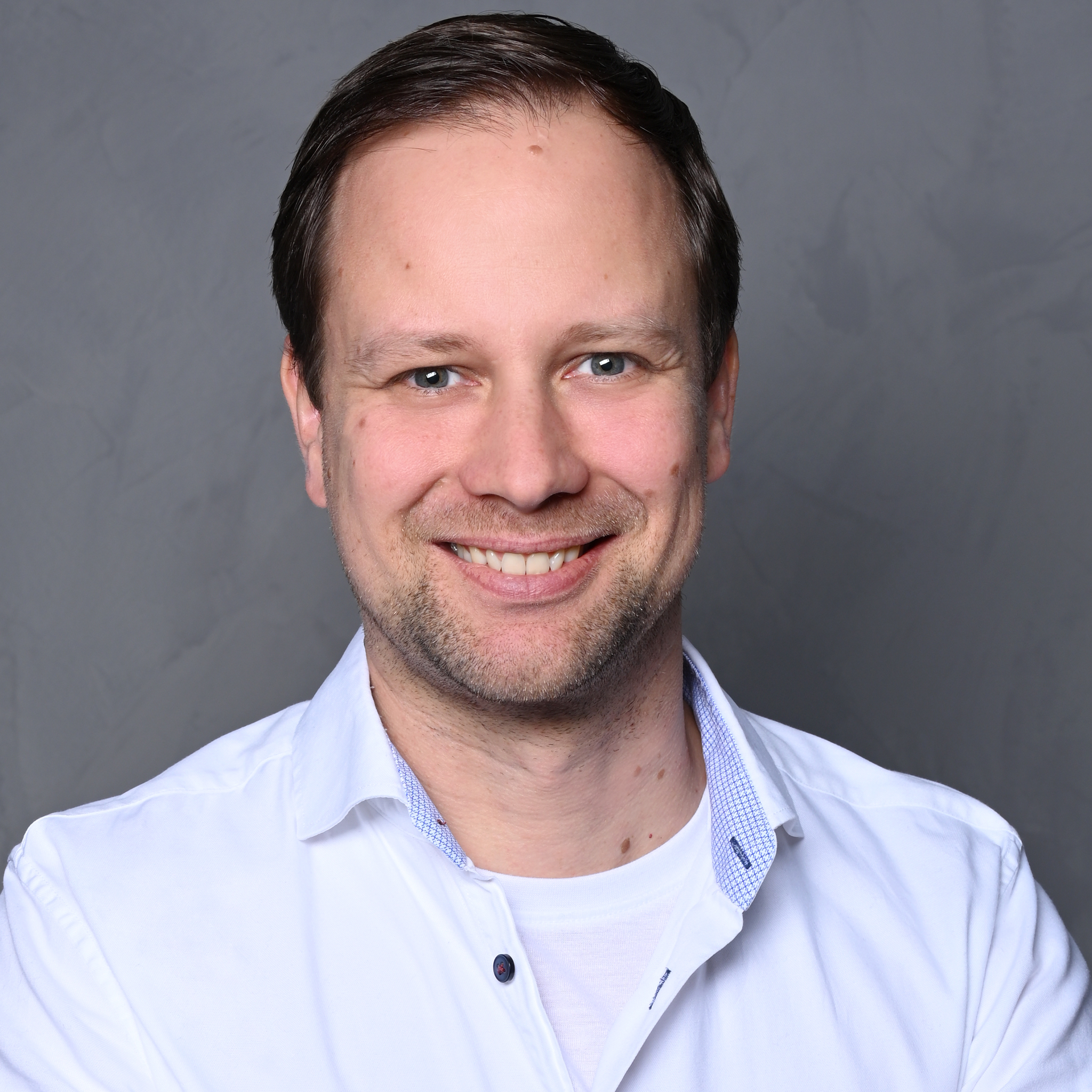 Tomas Stiller - KI-Entwickler | KI-Berater | Full-Stack-Entwickler