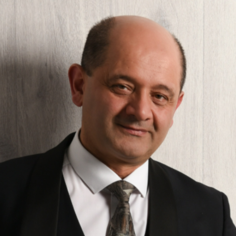 Ali Ghanbari - Dolmetscher & Übersetzer / Persisch / Farsi