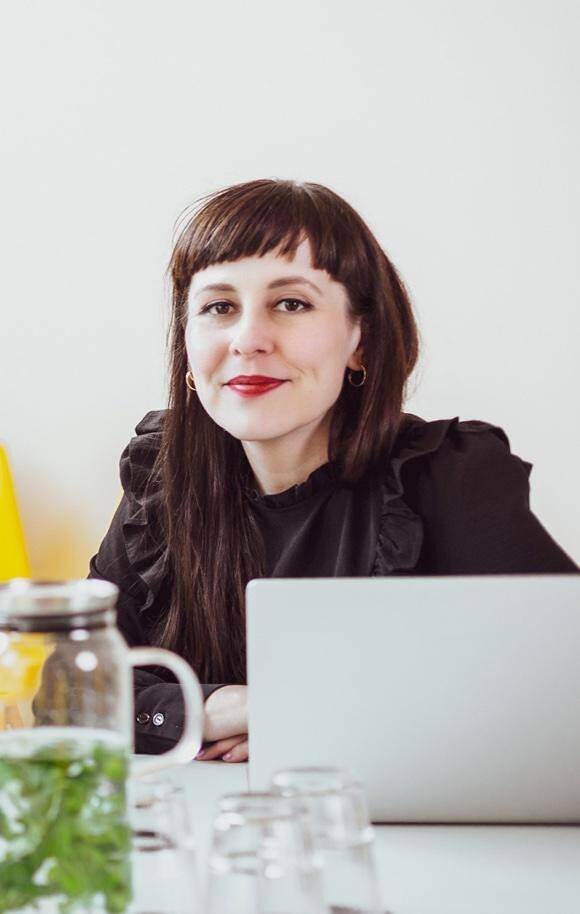 Ute H. - Graphic Designer -> pixandcolours.com 