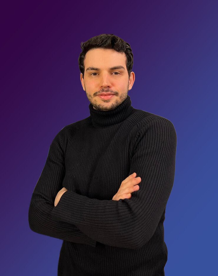 Alexandre V.